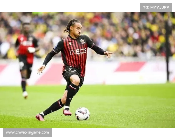 恩赫·奥吉尔地面控制战术对阵安德雷德站立打击 胜负关键在节奏