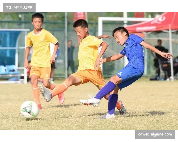 人物特写：防守教练的工作，专门训练侧翼球员的退防选位